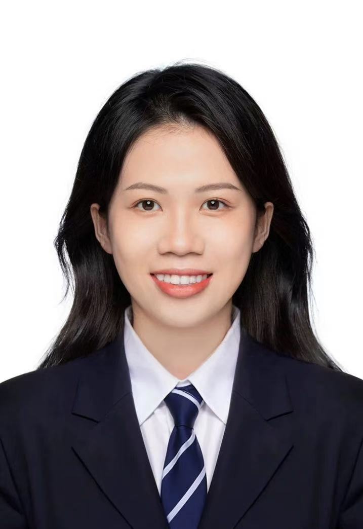 应聘美术教师，多次指导学生获省、市级奖项